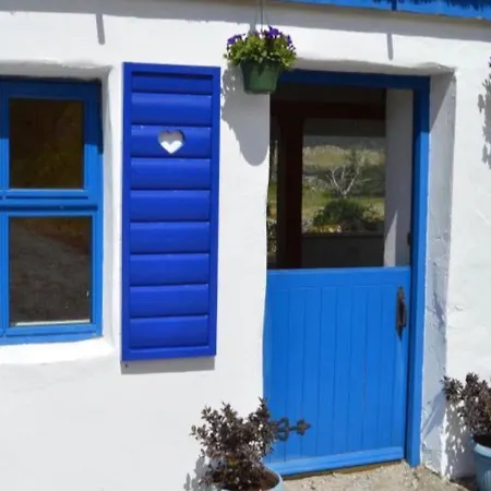 Beautiful Donegal Thatched Adderwal With Hot Tub Doochary