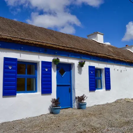 Tatil Evi Beautiful Donegal Thatched Adderwal With Hot Tub Doochary