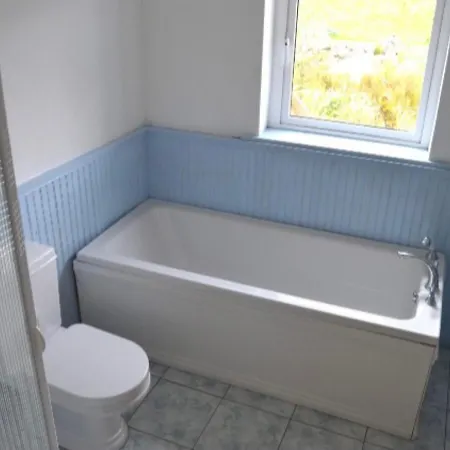 Beautiful Donegal Thatched Adderwal With Hot Tub Holiday home Doochary