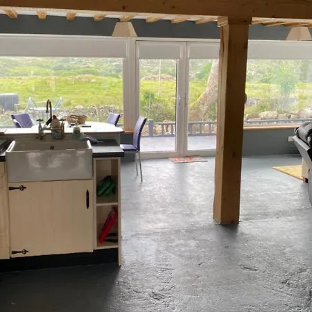 Beautiful Donegal Thatched Adderwal With Hot Tub * Doochary