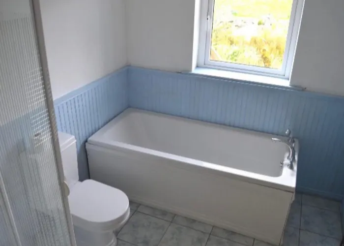 Beautiful Donegal Thatched Adderwal With Hot Tub Semesterbostad Doochary