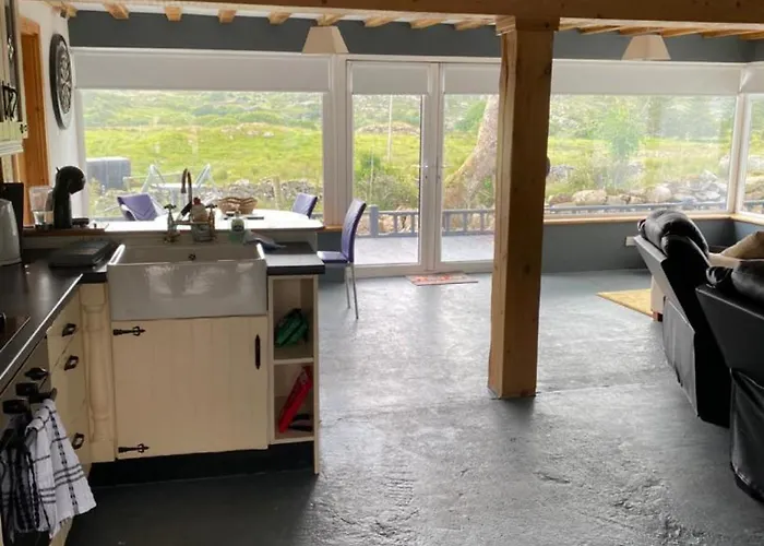 Beautiful Donegal Thatched Adderwal With Hot Tub * Doochary