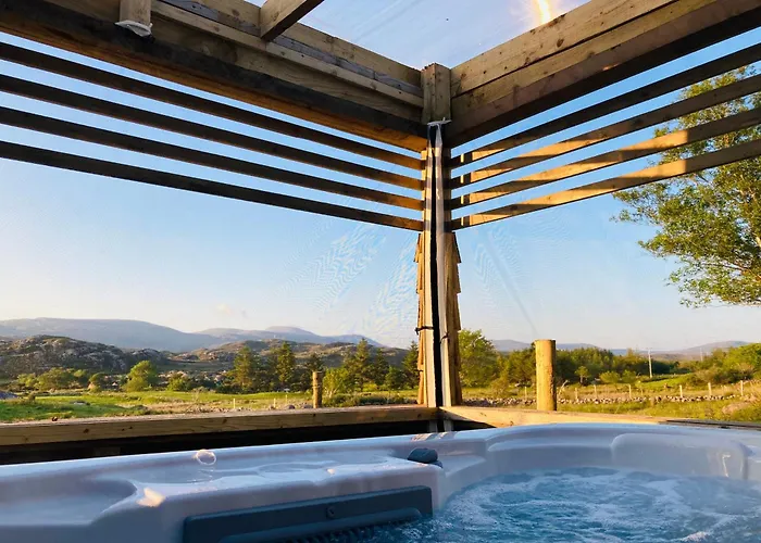 Casa de Férias Beautiful Donegal Thatched Adderwal With Hot Tub Doochary