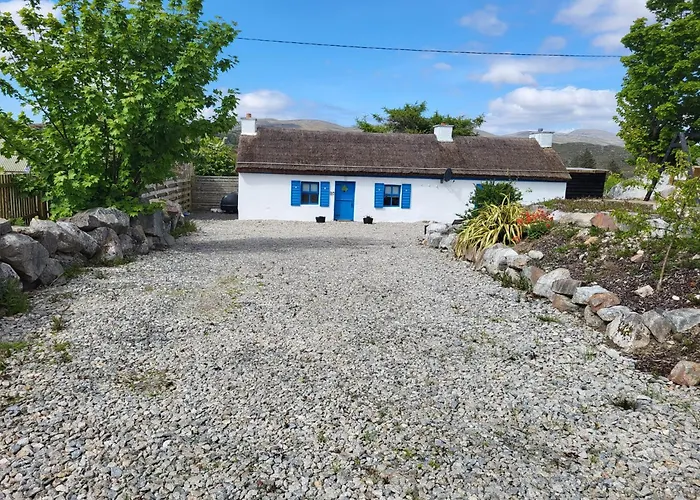 Beautiful Donegal Thatched Adderwal With Hot Tub Casa de Férias Doochary